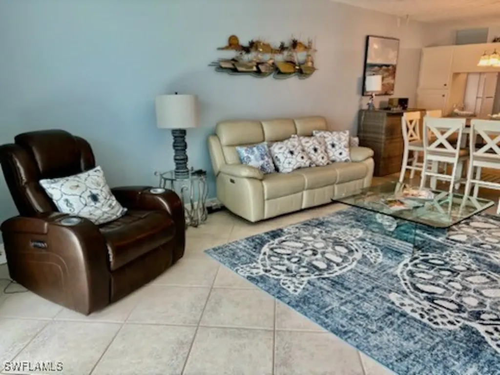 60 Pelican Street W Naples FL 34113
