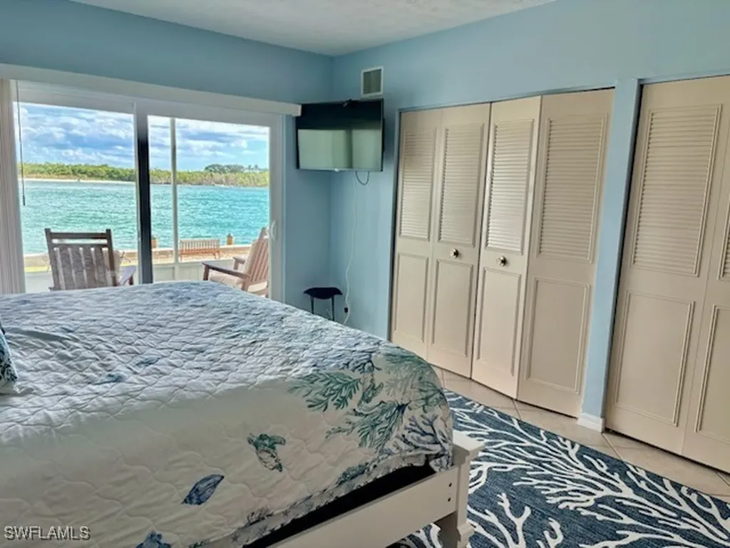 60 Pelican Street W Naples FL 34113