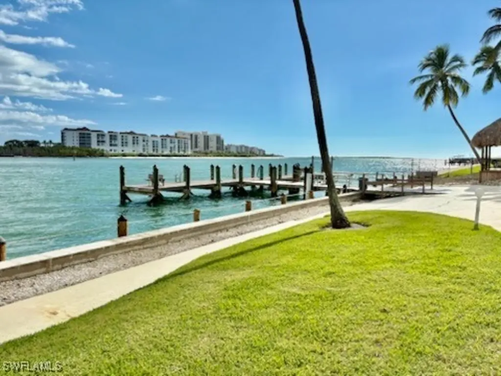 60 Pelican Street W Naples FL 34113