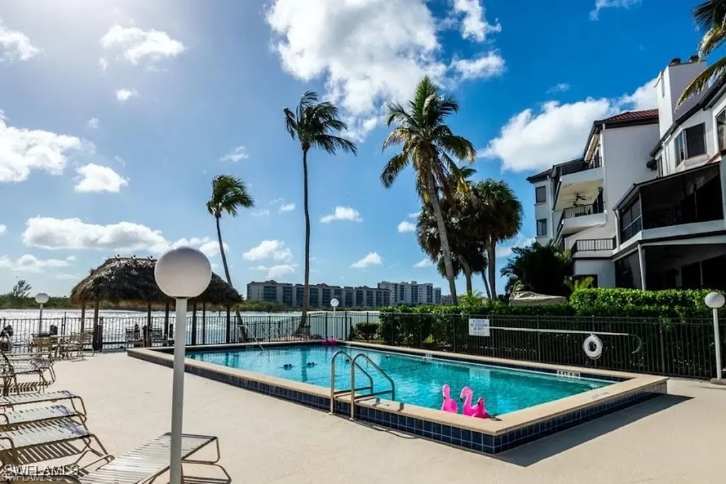 60 Pelican Street W Naples FL 34113