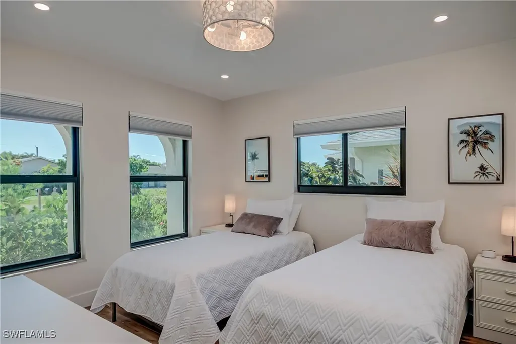 577 98th Avenue N Naples FL 34108