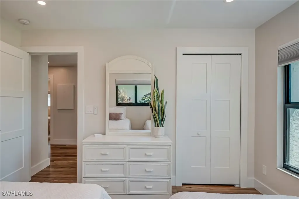 577 98th Avenue N Naples FL 34108