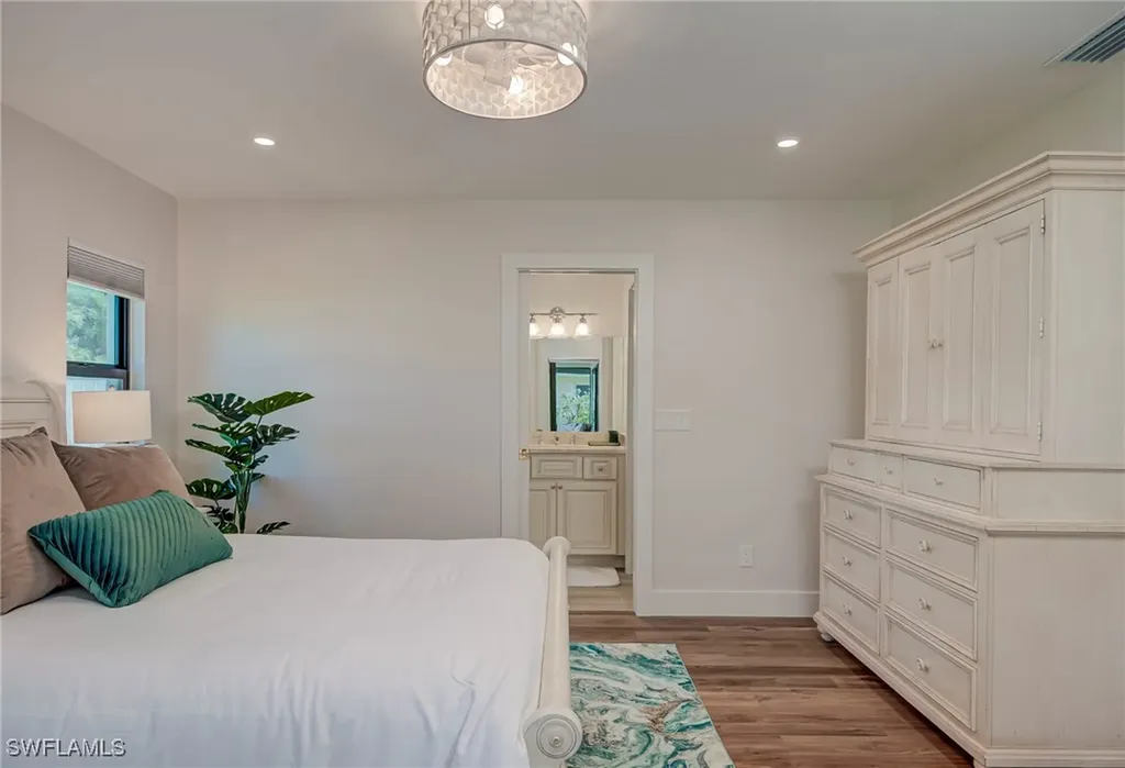 577 98th Avenue N Naples FL 34108