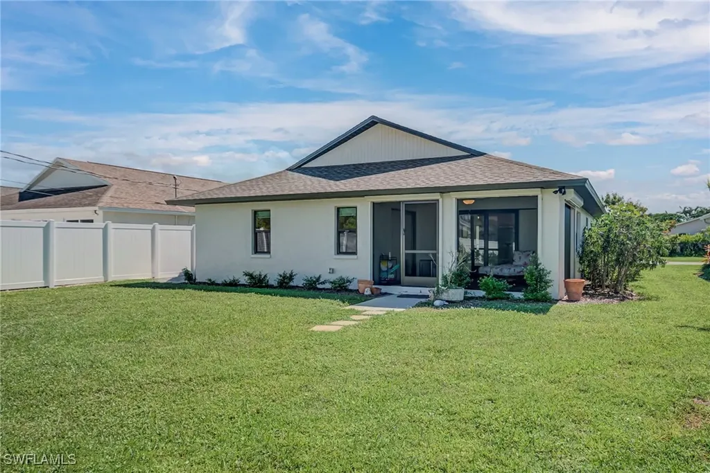 577 98th Avenue N Naples FL 34108