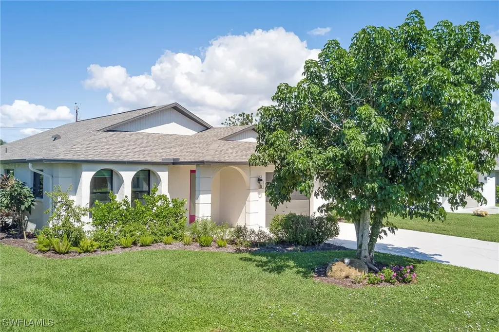 577 98th Avenue N Naples FL 34108