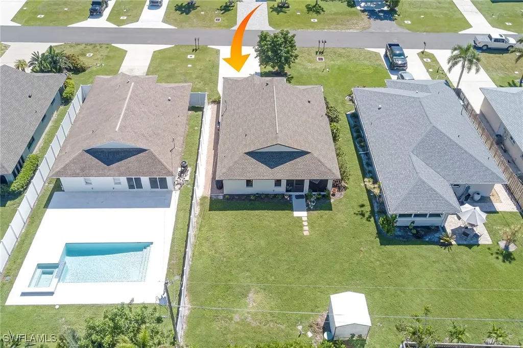 577 98th Avenue N Naples FL 34108