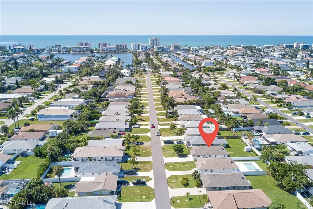 577 98th Avenue N Naples FL 34108
