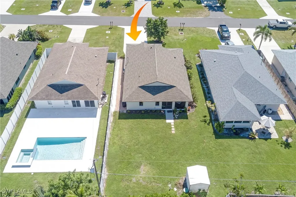 577 98th Avenue N Naples FL 34108