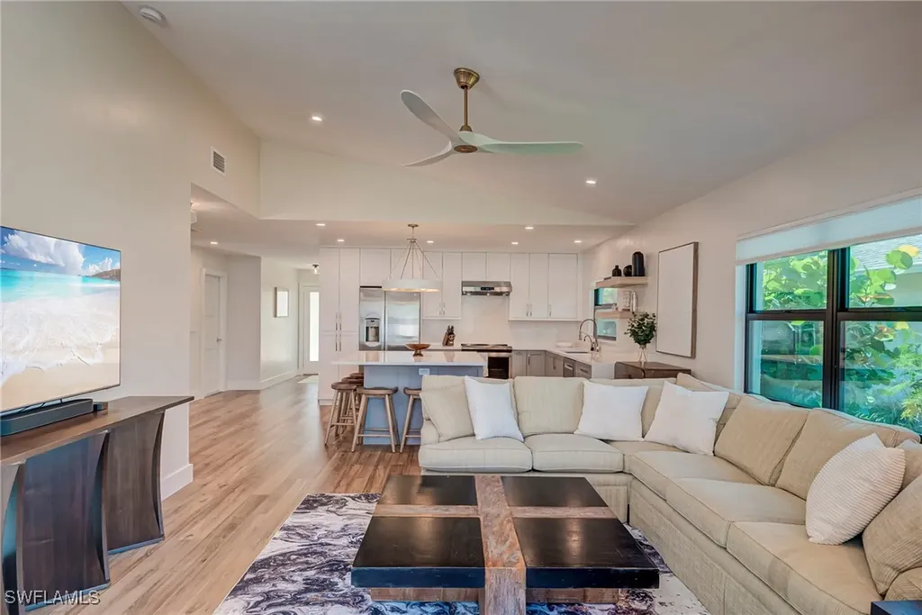 577 98th Avenue N Naples FL 34108