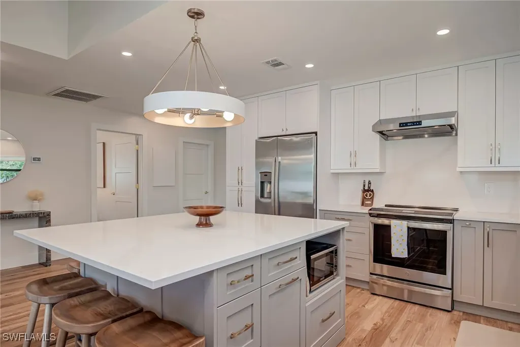 577 98th Avenue N Naples FL 34108