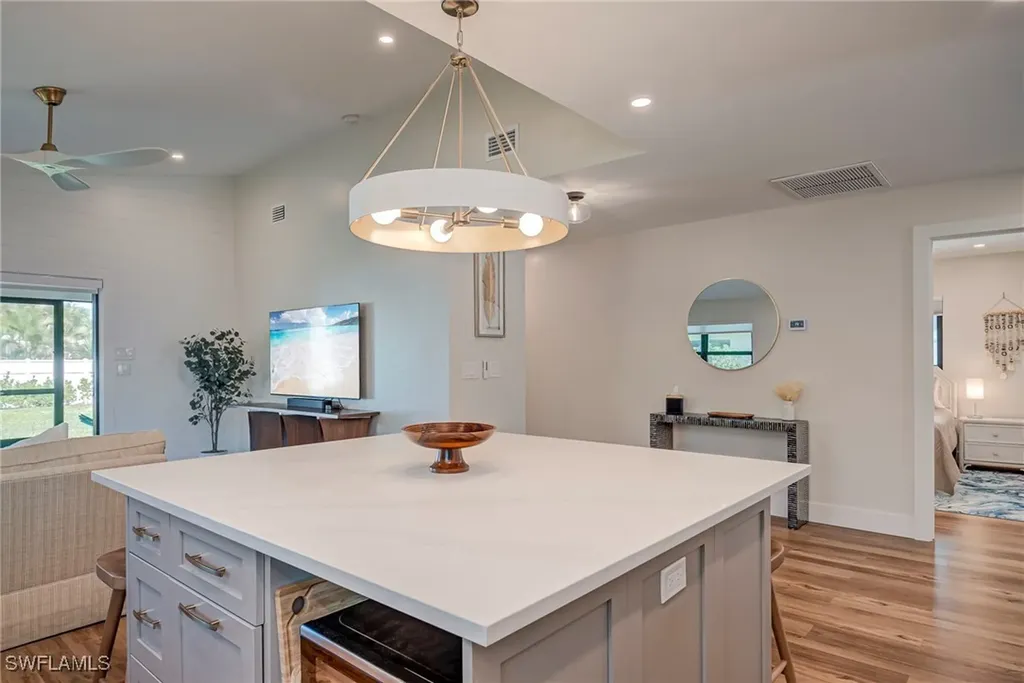 577 98th Avenue N Naples FL 34108