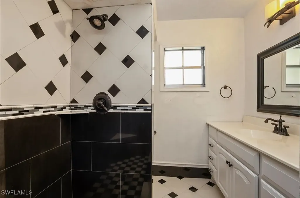 4300 Gulfstream Drive Naples FL 34112
