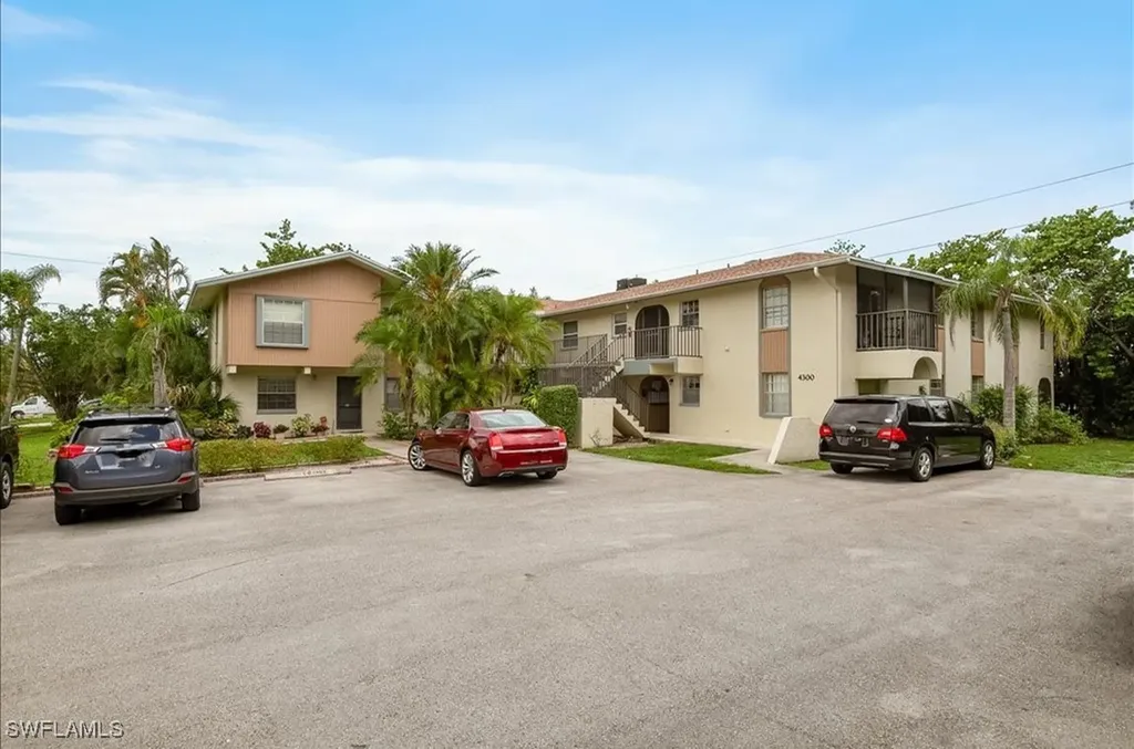 4300 Gulfstream Drive Naples FL 34112
