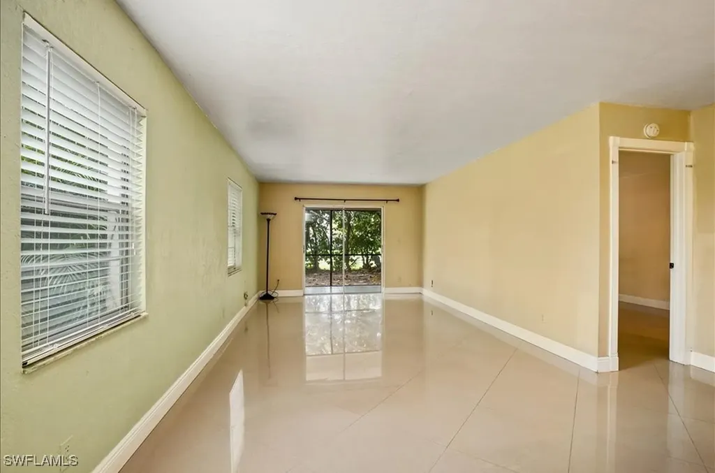 4300 Gulfstream Drive Naples FL 34112