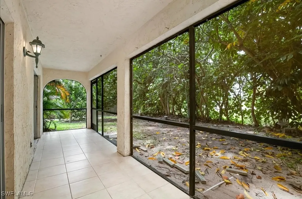 4300 Gulfstream Drive Naples FL 34112