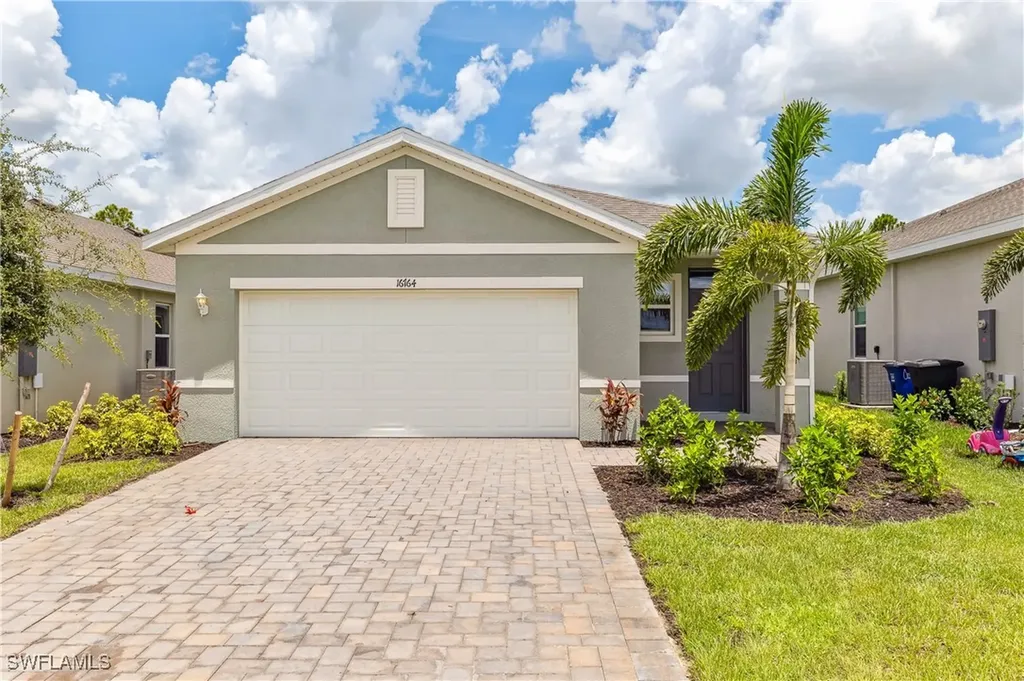 2690 Soft Coral Way North Fort Myers FL 33903