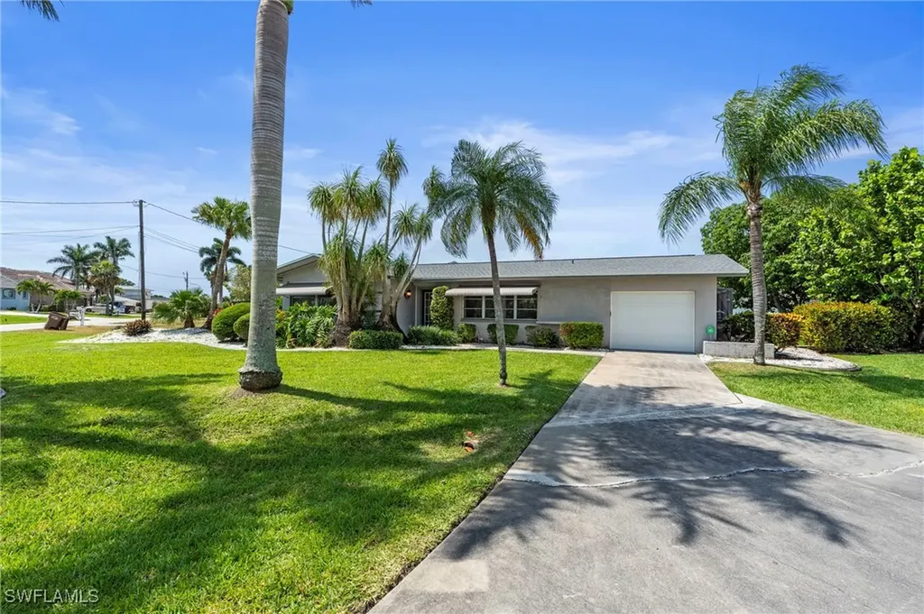 4902 Seville Court Cape Coral FL 33904