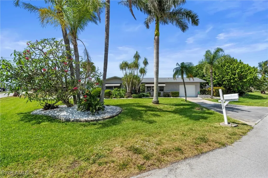 4902 Seville Court Cape Coral FL 33904