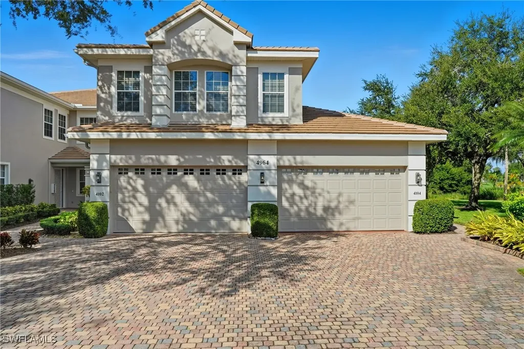 Naples FL, 4964 Westchester Court, Unit 4102