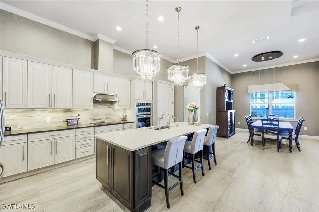 9075 Breakwater Drive Naples FL 34120