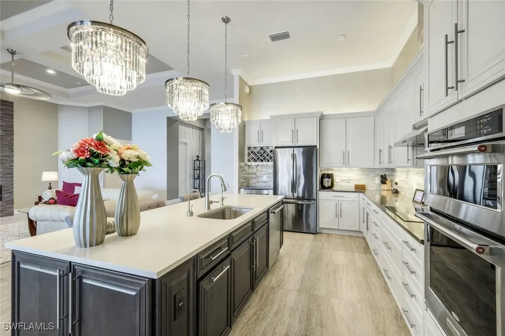 9075 Breakwater Drive Naples FL 34120