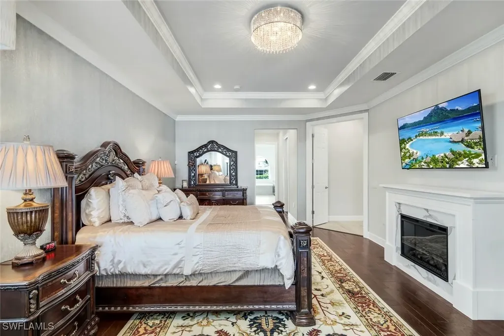 9075 Breakwater Drive Naples FL 34120