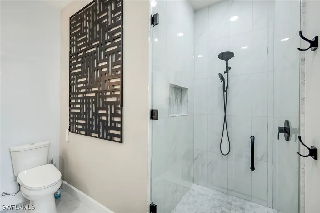 9075 Breakwater Drive Naples FL 34120
