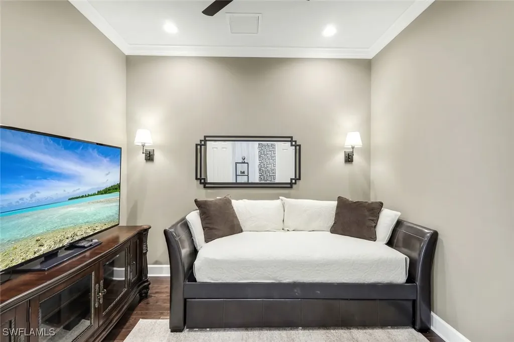 9075 Breakwater Drive Naples FL 34120