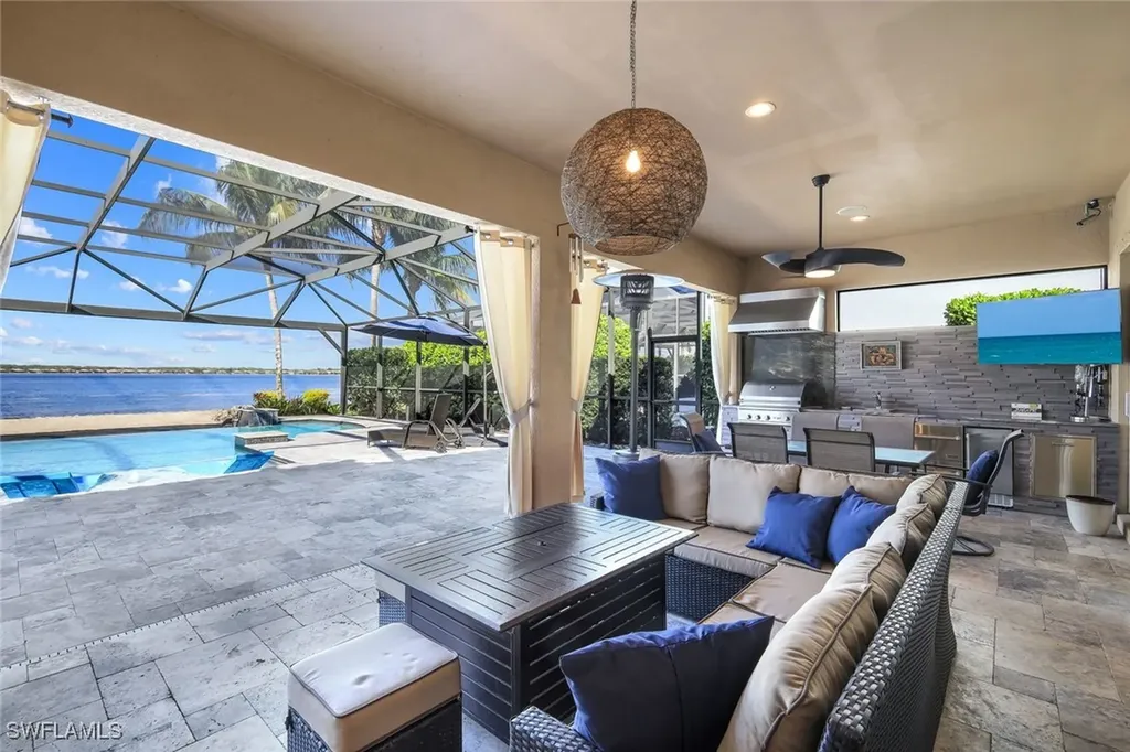 9075 Breakwater Drive Naples FL 34120