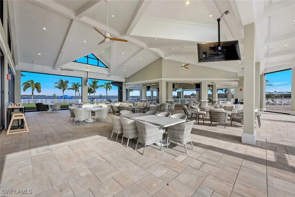 9075 Breakwater Drive Naples FL 34120