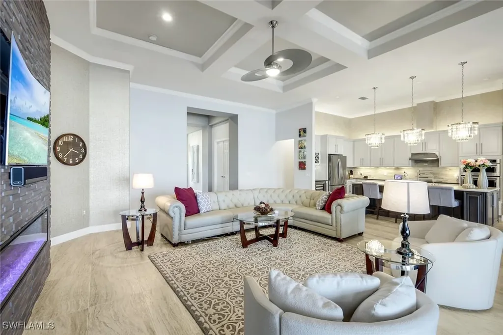 9075 Breakwater Drive Naples FL 34120