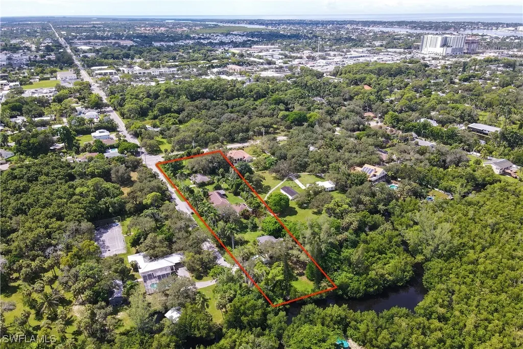 1063 Shadowlawn Drive Naples FL 34104