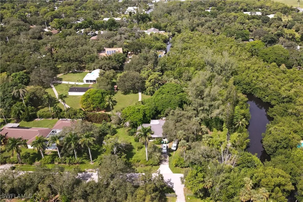 1063 Shadowlawn Drive Naples FL 34104
