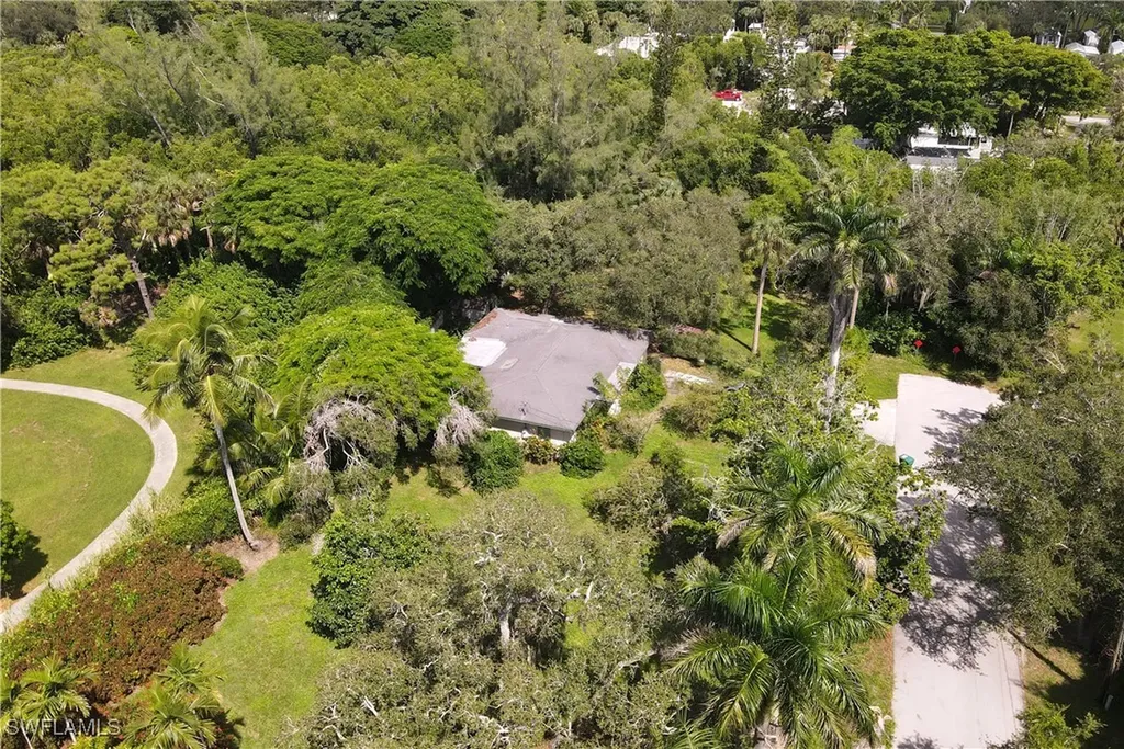 1063 Shadowlawn Drive Naples FL 34104