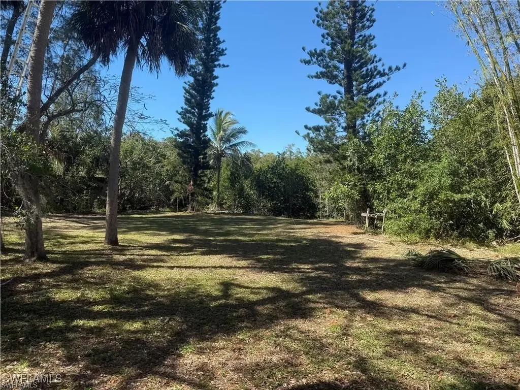 1063 Shadowlawn Drive Naples FL 34104