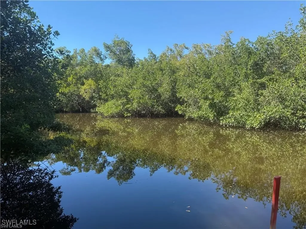 1063 Shadowlawn Drive Naples FL 34104