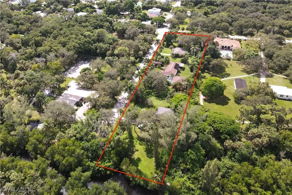1063 Shadowlawn Drive Naples FL 34104