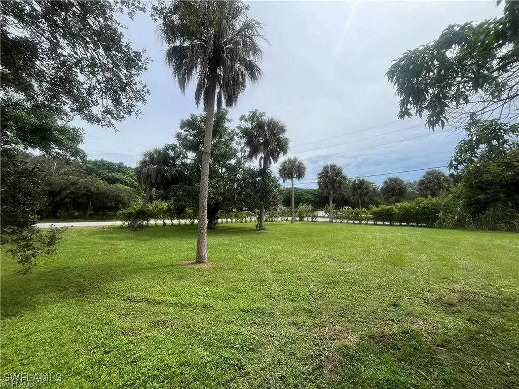 1063 Shadowlawn Drive Naples FL 34104