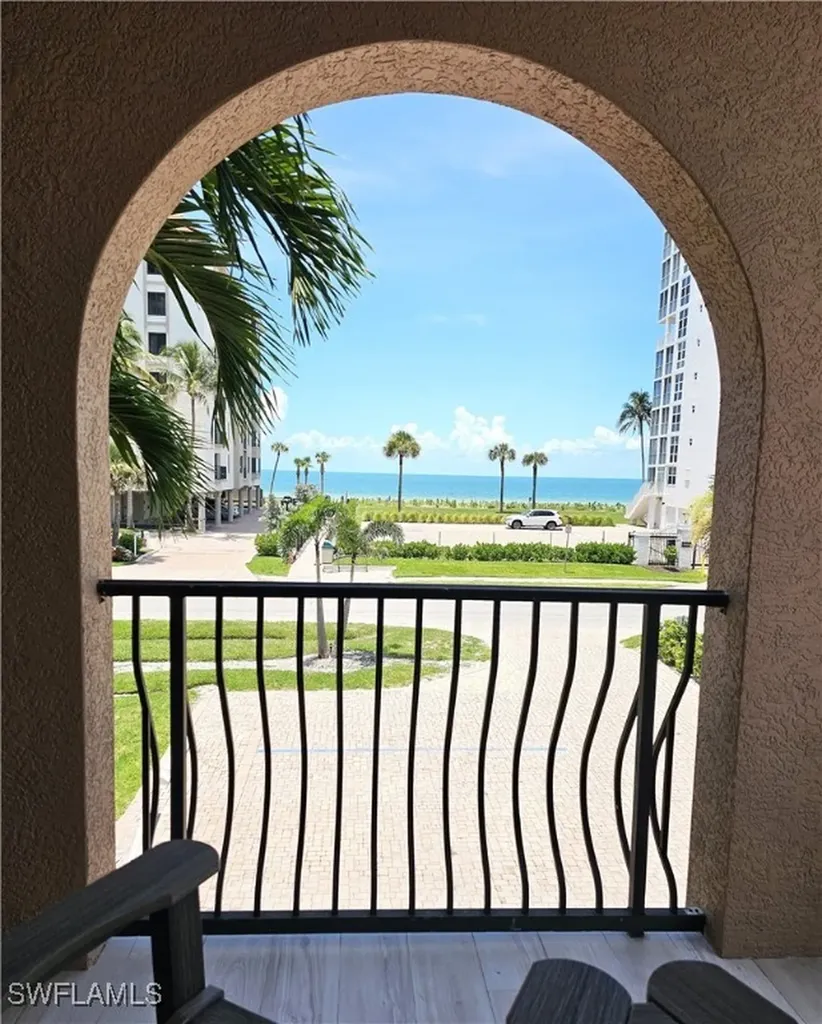 10620 Gulf Shore Drive Naples FL 34108