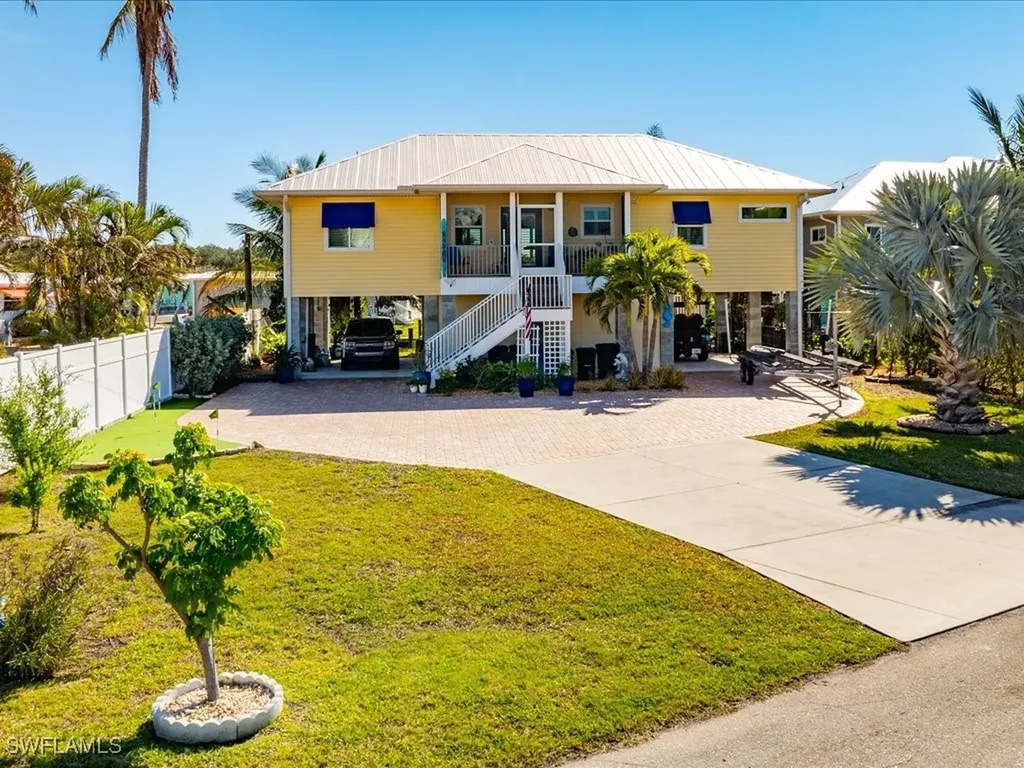 24536 Dolphin Street Bonita Springs FL 34134