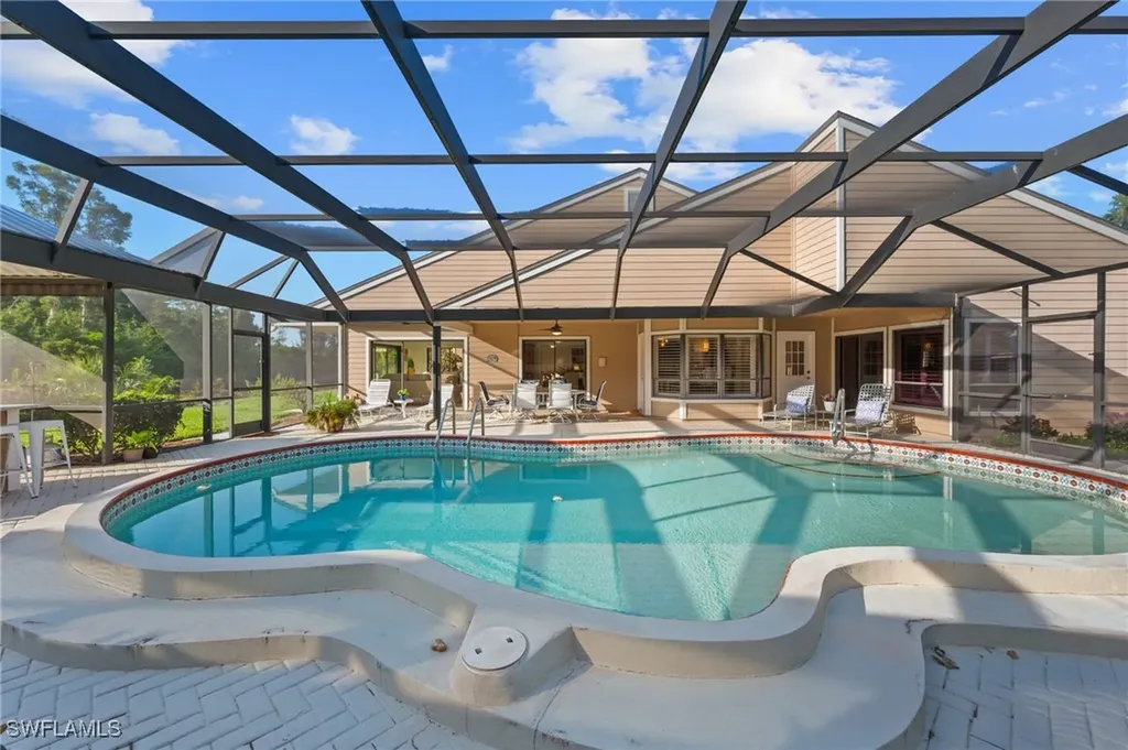 Naples FL, 397 Edgemere Way N, Unit 11