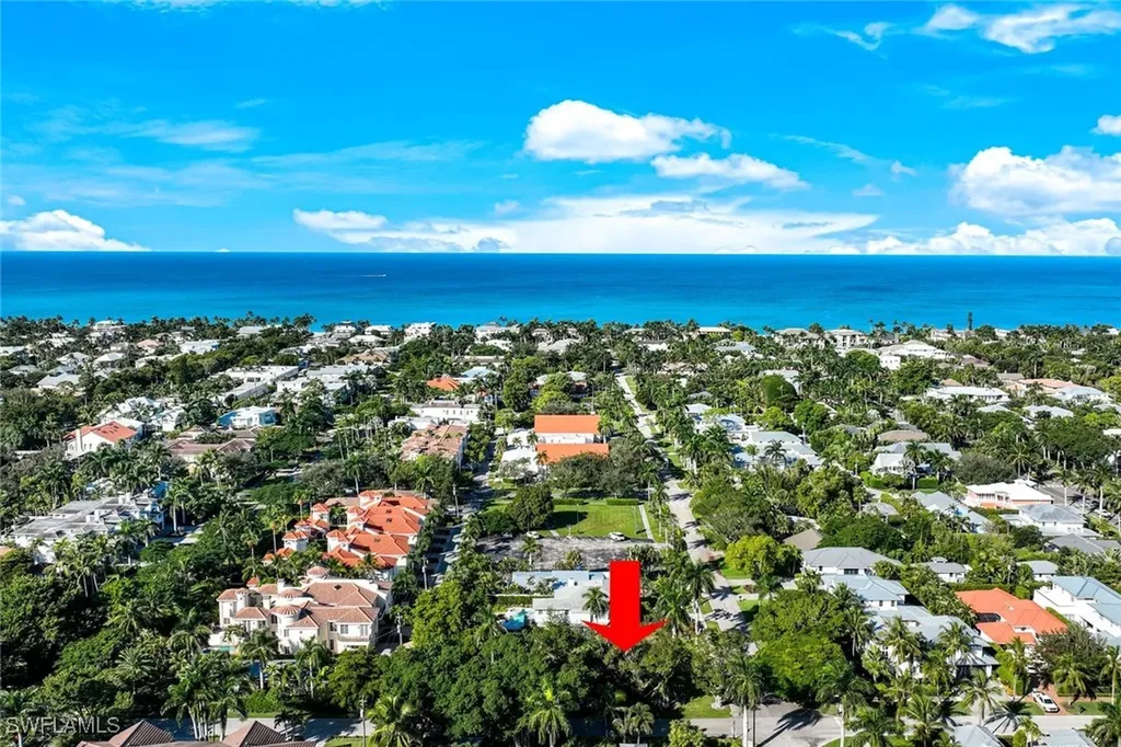 490 1st Avenue S Naples FL 34102