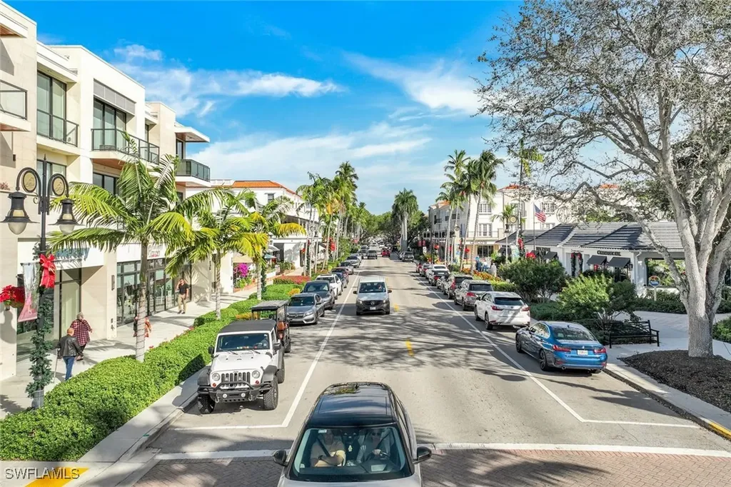 490 1st Avenue S Naples FL 34102