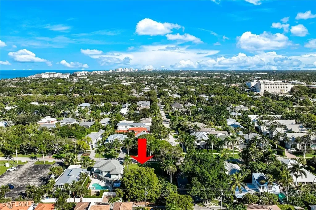 490 1st Avenue S Naples FL 34102
