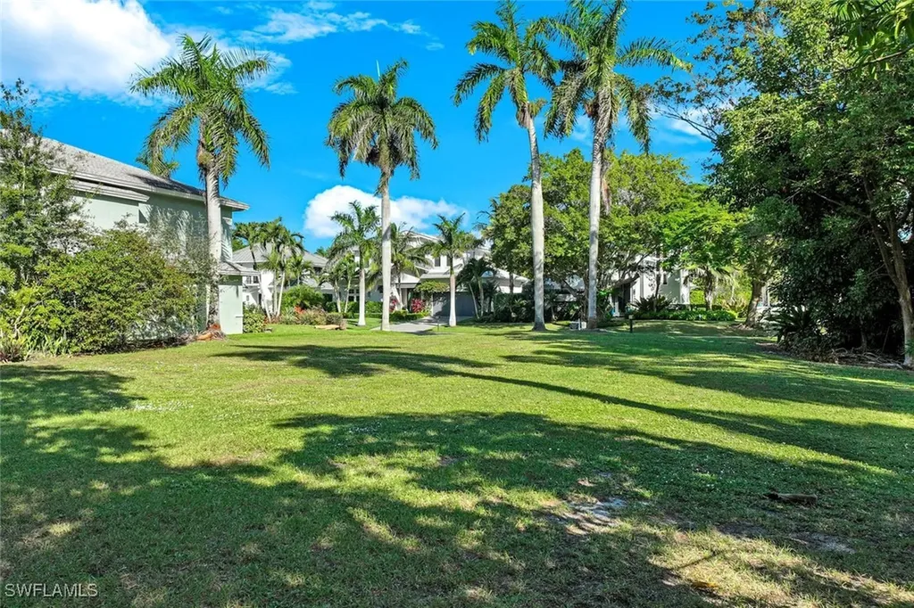 490 1st Avenue S Naples FL 34102