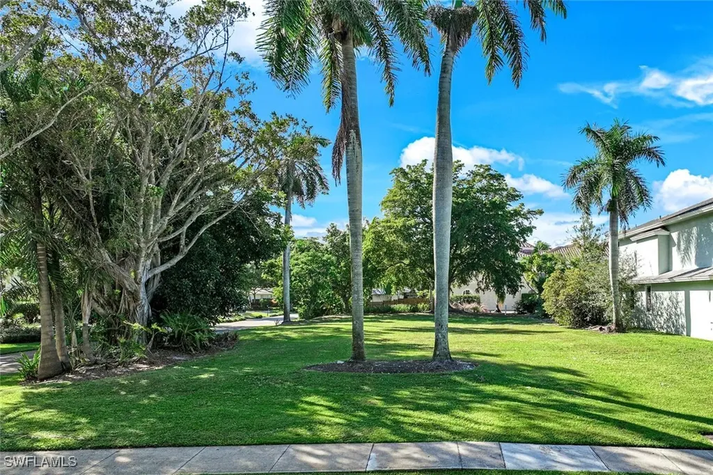 490 1st Avenue S Naples FL 34102