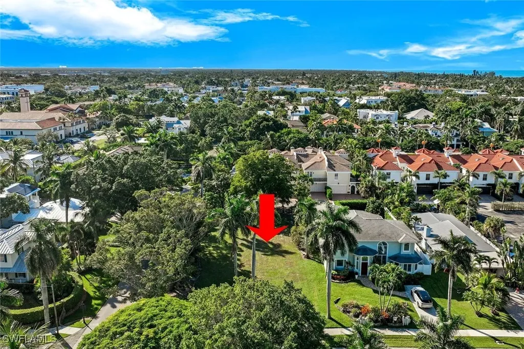 490 1st Avenue S Naples FL 34102