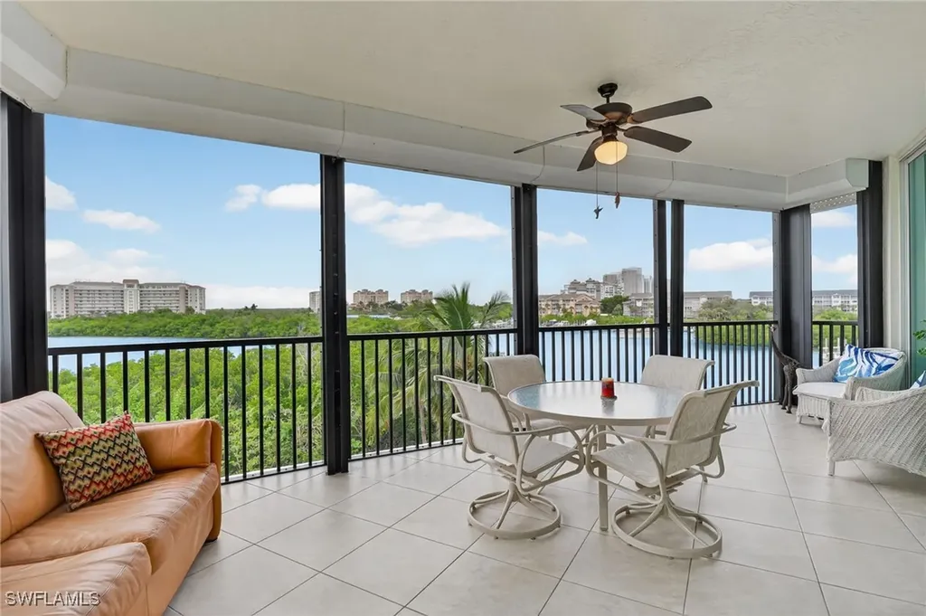 Naples FL, 420 Cove Tower Drive, Unit 401