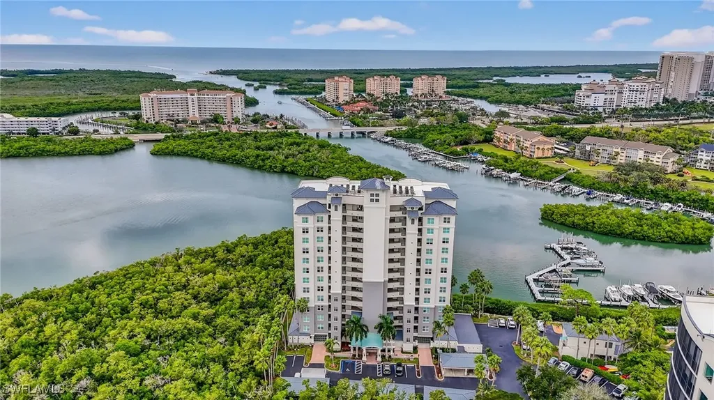 420 Cove Tower Drive Naples FL 34110