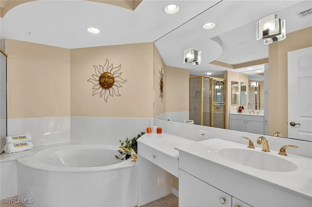 420 Cove Tower Drive Naples FL 34110